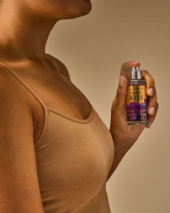 Dark Kiss Body care/Featuring/Travel size Bath & Body Works4