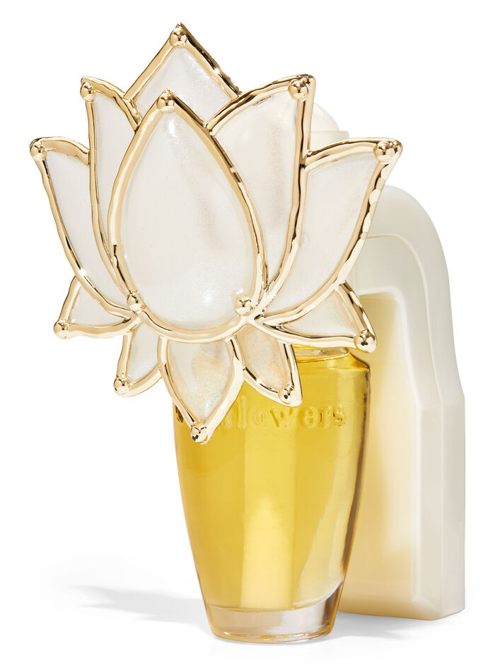 Lotus Wallflowers; Home Fragrance/Home & Car Air fresheners/Wallflowers plugs Bath & Body Works